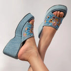 Elegant and detailed supportive summer Sandals