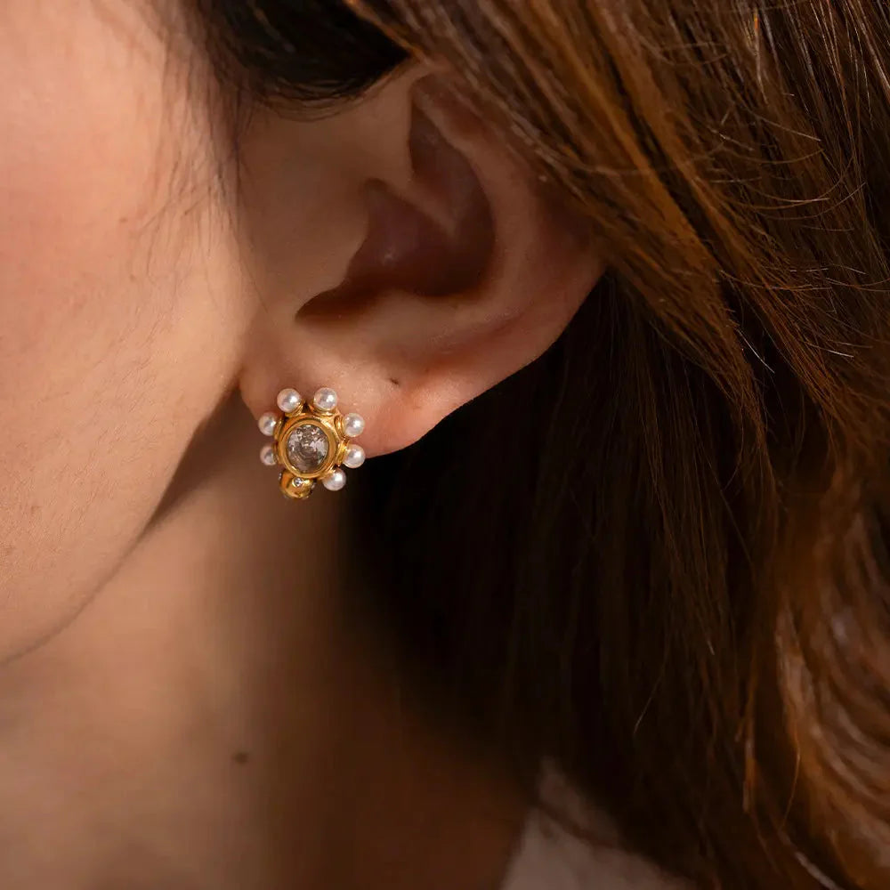 Elegant Earrings & Natural Pearls