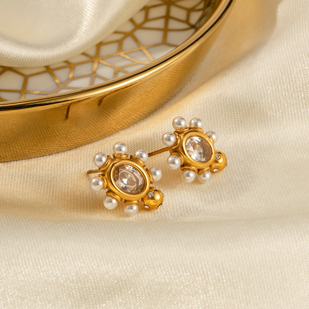 Chic Gold Earrings with Pearls
