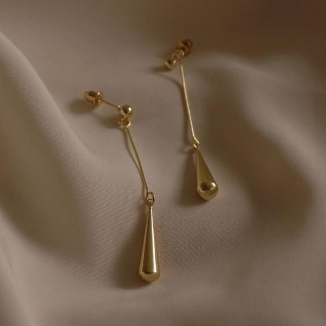 Dangling Gold Drop Earrings