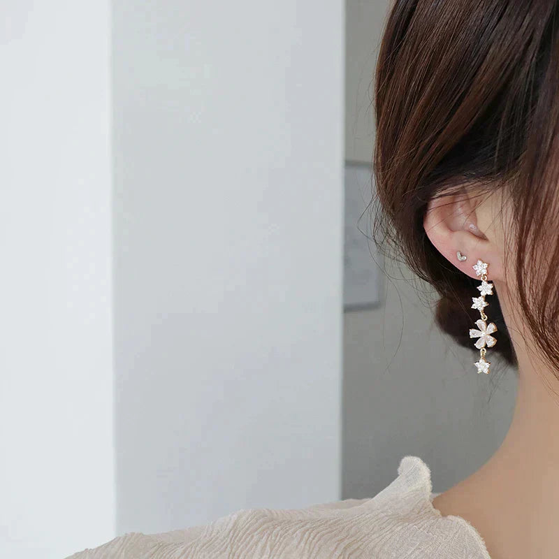 Romantic Earrings with Zirconia in Gold