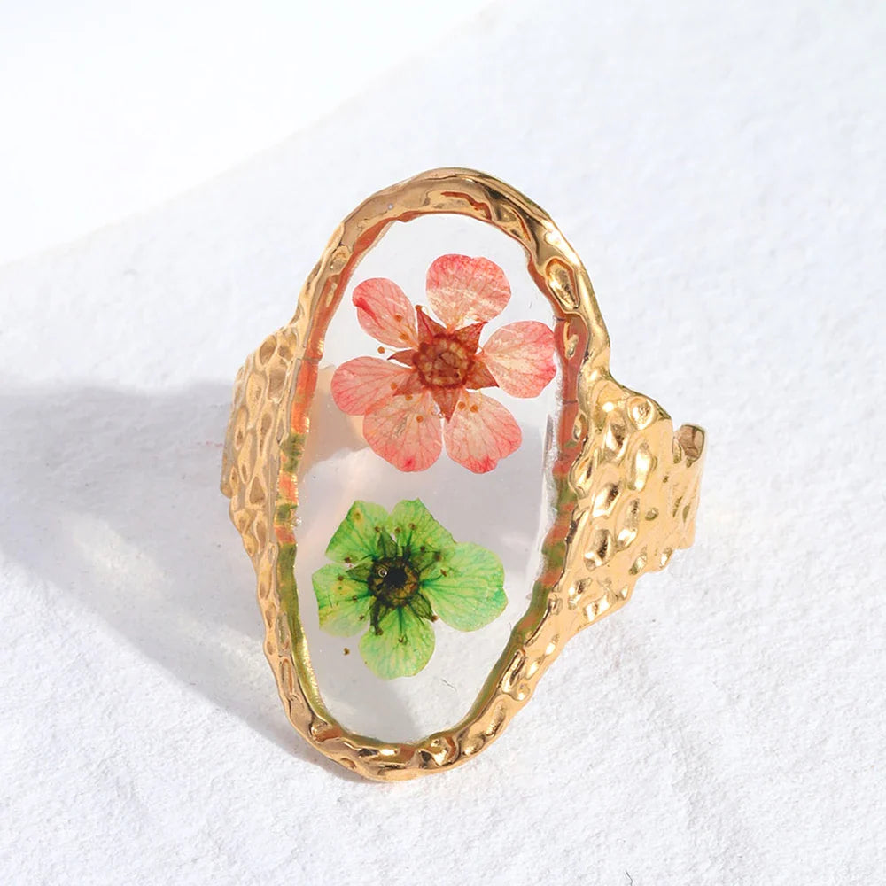 Vintage Bloom & Resin Gold Adjustable Ring