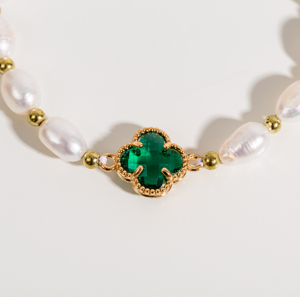 Emerald Cloverleaf Pearl Bracelet