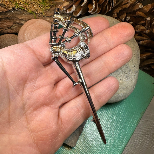 Bagpipes Kilt Pin