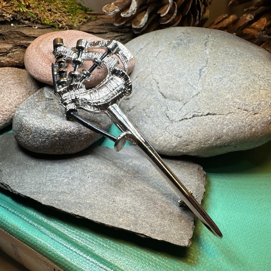 Bagpipes Kilt Pin