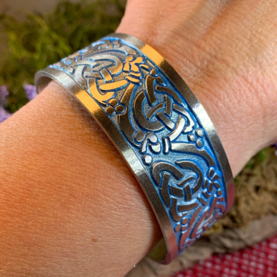 Fionn Celtic Knot Cuff Bracelet