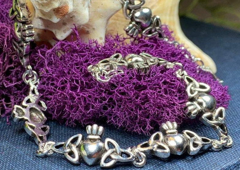 Lavena Celtic Knot Claddagh Bracelet