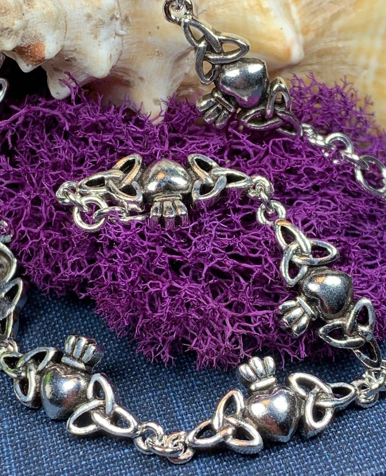 Lavena Celtic Knot Claddagh Bracelet