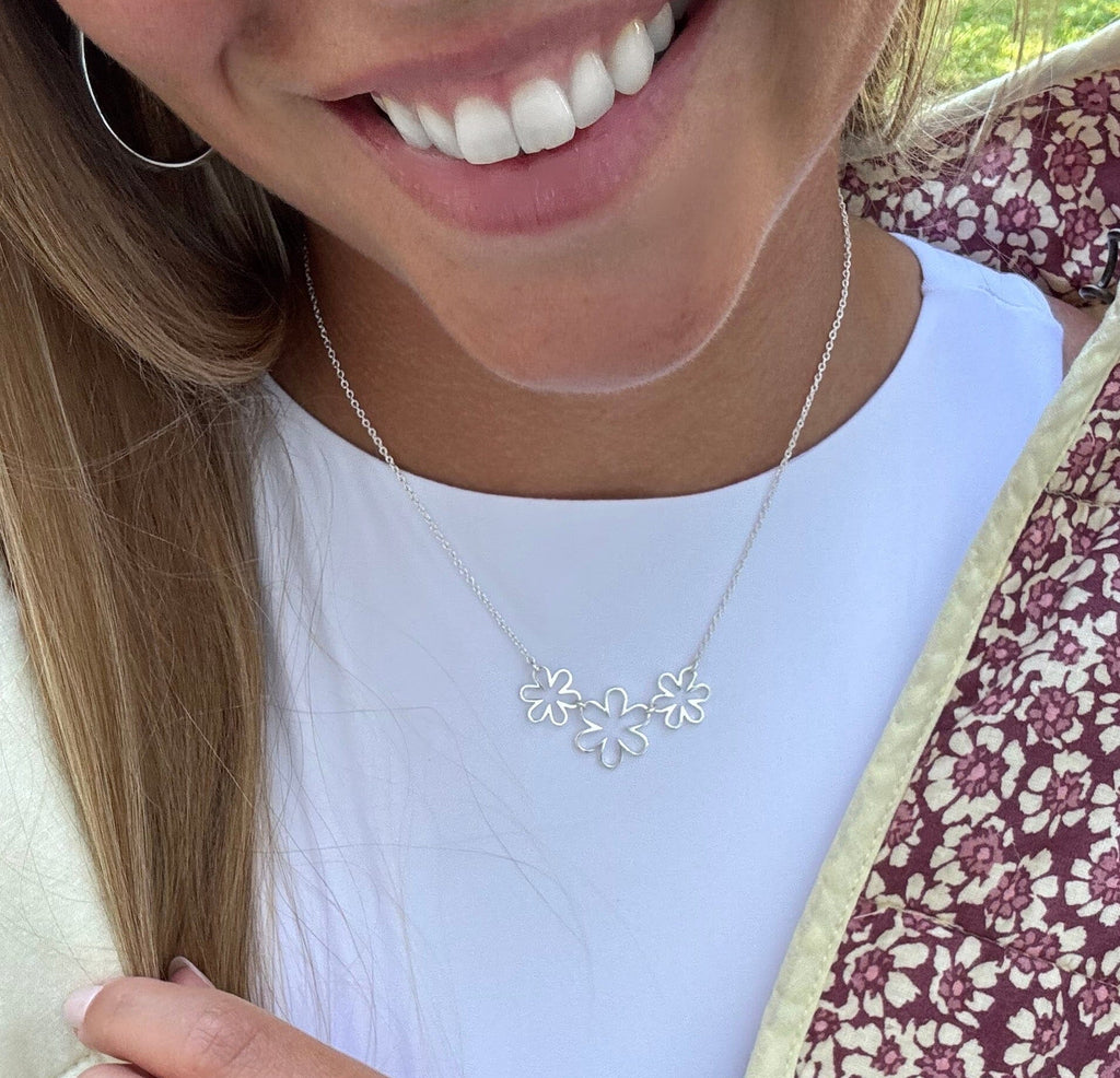Daisy Days Necklace