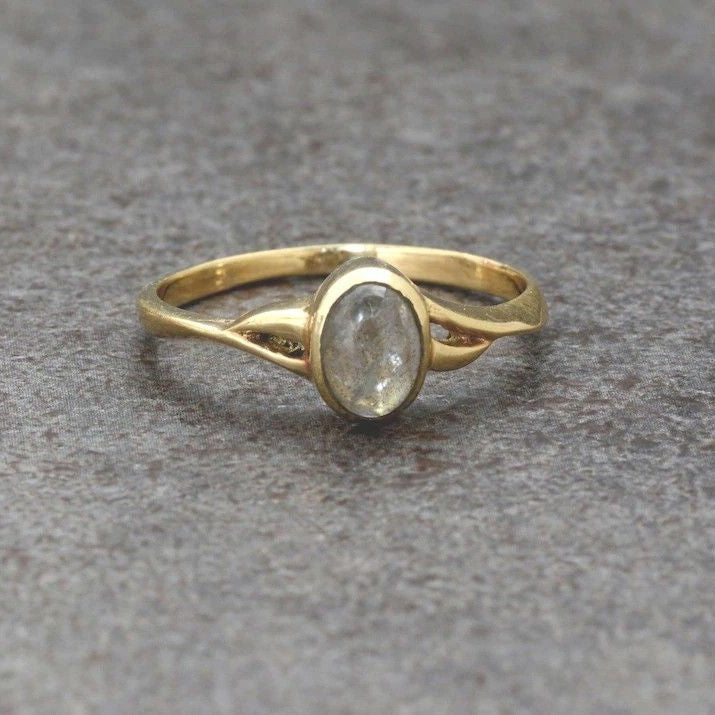 Elegant 14K Stone Ring