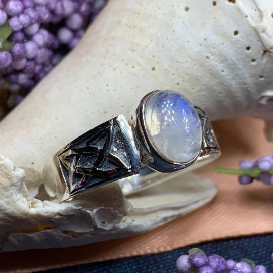 Syra Celtic Knot Ring