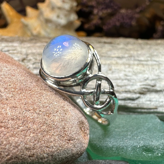 Rhianna Celtic Knot Ring