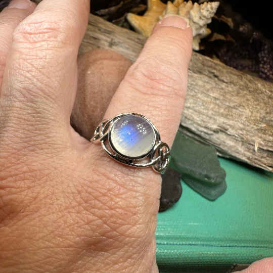 Rhianna Celtic Knot Ring