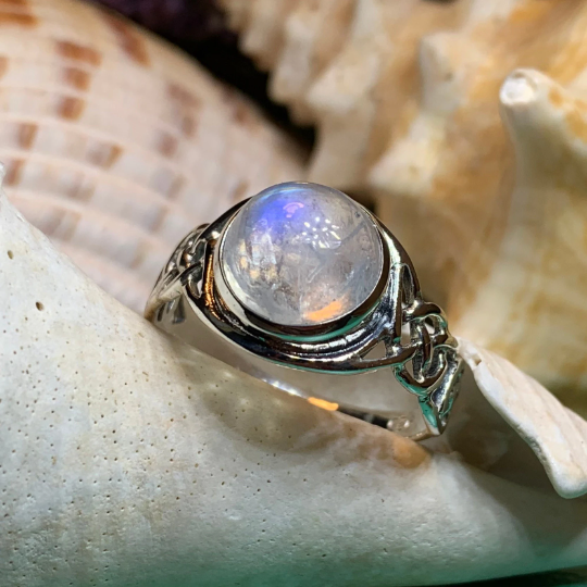 Rhianna Celtic Knot Ring