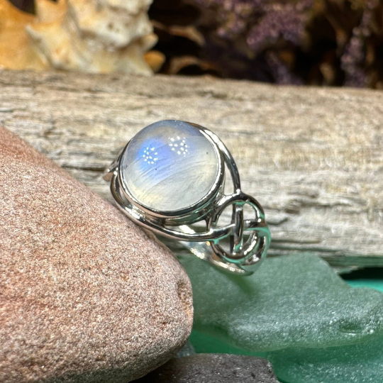 Rhianna Celtic Knot Ring