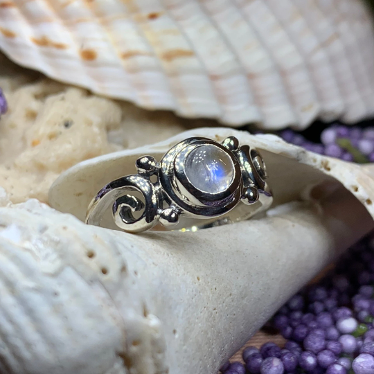 Lorna Celtic Knot Ring