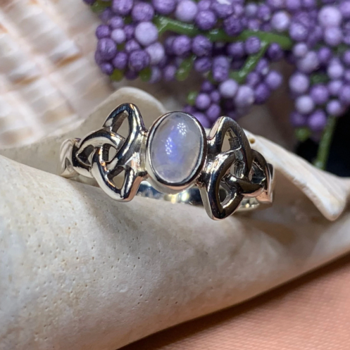 Damask Trinity Knot Ring