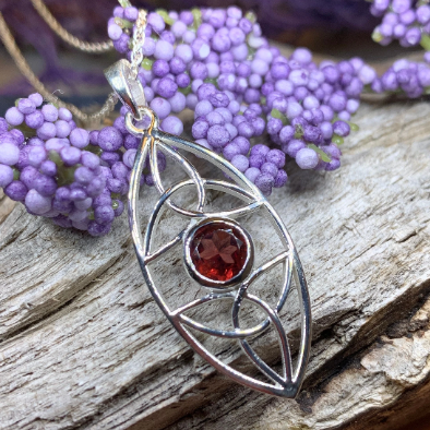 Dolce Trinity Knot Necklace