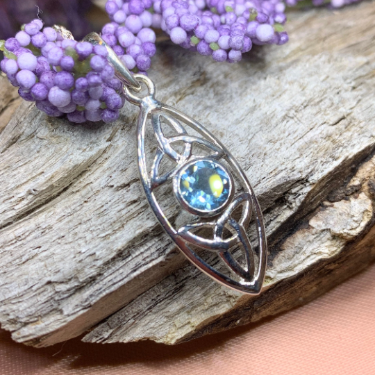 Dolce Trinity Knot Necklace