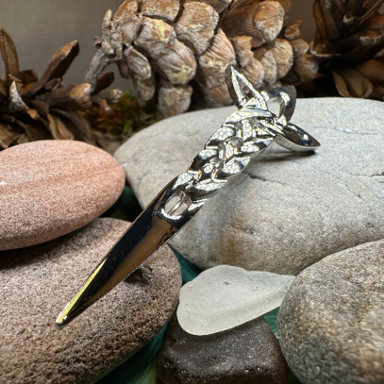 Classic Celtic Knot Kilt Pin