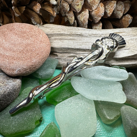 Scrolling Leaf Thistle Kilt Pin
