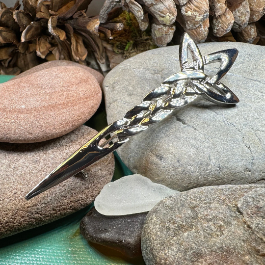 Classic Celtic Knot Kilt Pin