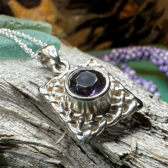 Gianna Celtic Knot Necklace