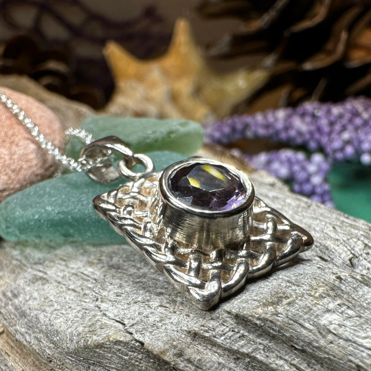 Gianna Celtic Knot Necklace