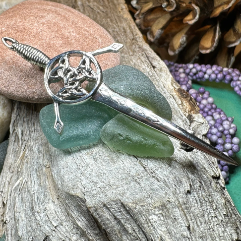 Trinity Knot Sword Kilt Pin