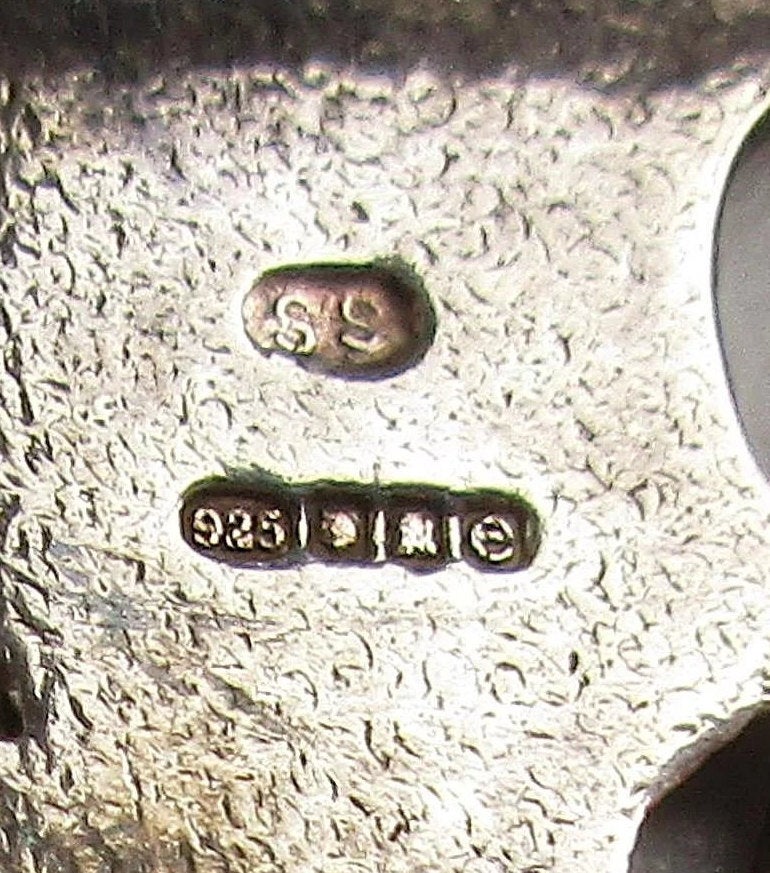 Gaelic "Little Kisses" Necklace