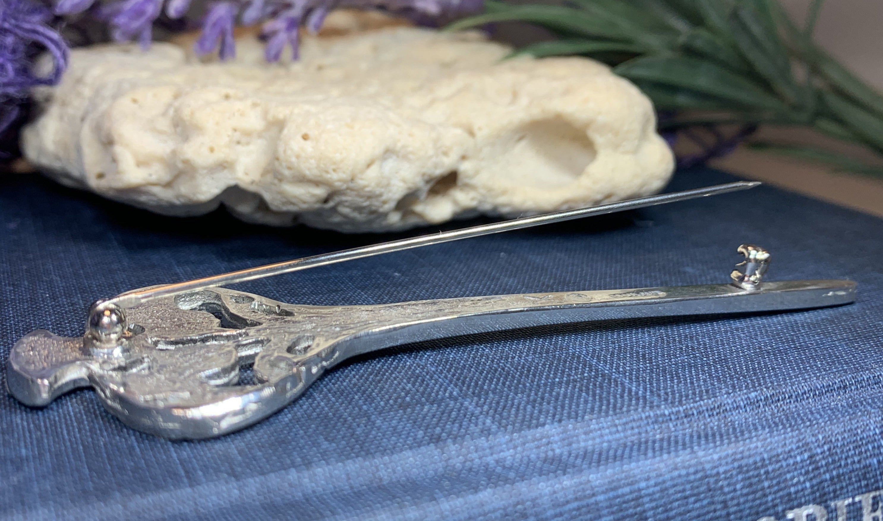 Euan Thistle Sprig Kilt Pin