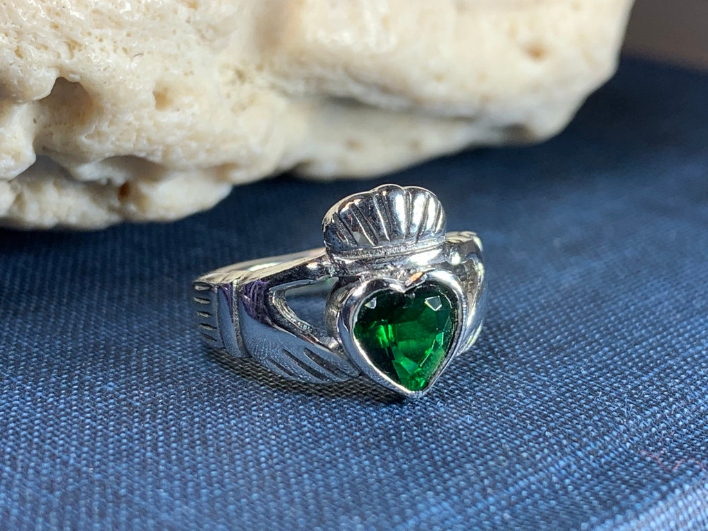 Emerald Claddagh Ring