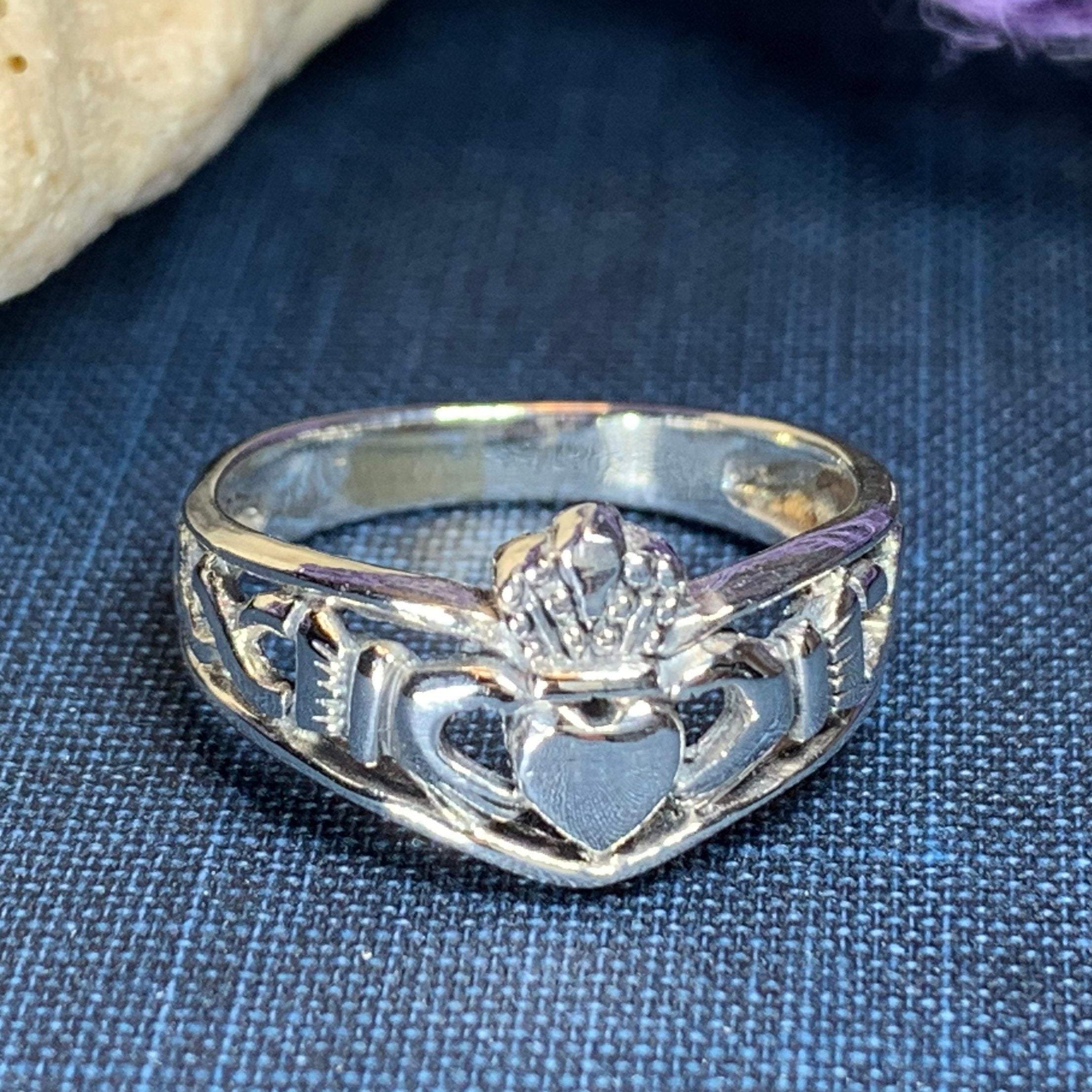 Claddagh Chevron Ring