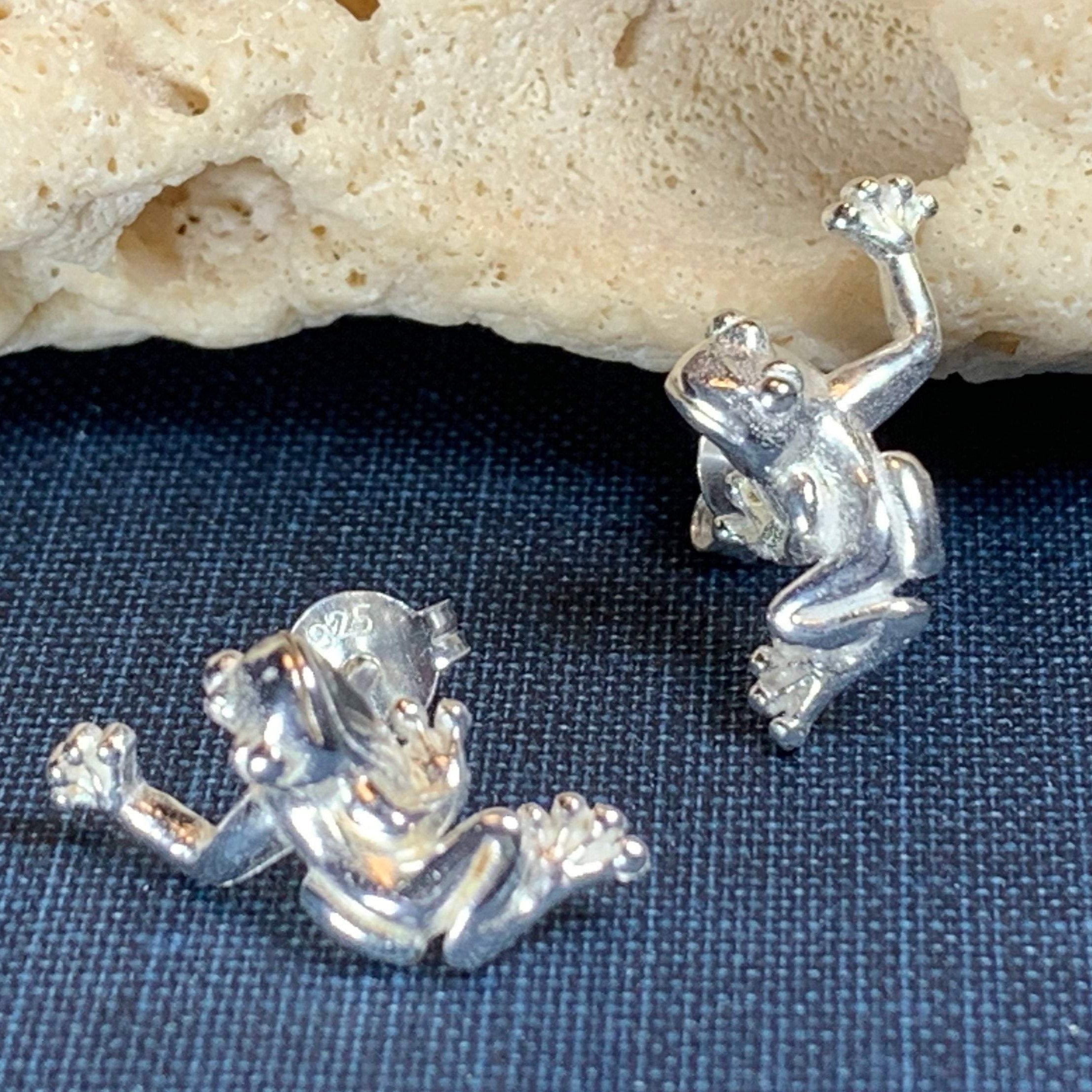 Sásta Frog Earrings