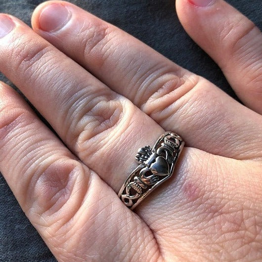 Claddagh Chevron Ring