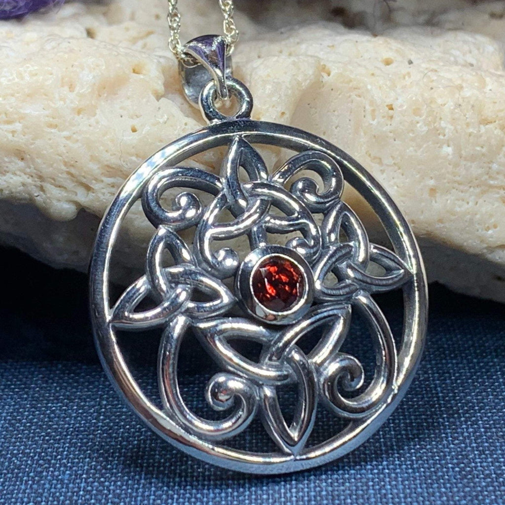 Oifa Trinity Knot Necklace