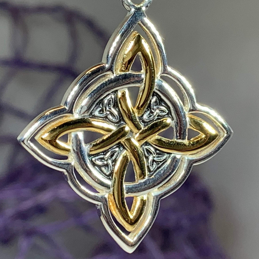 Classic Quaternary Knot Necklace