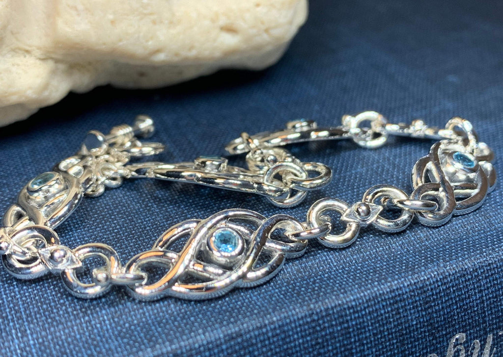 Kennocha Love Knot Bracelet