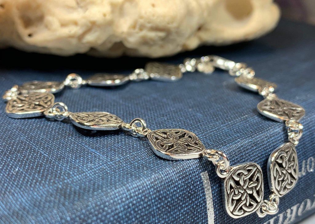 Mae Celtic Knot Bracelet
