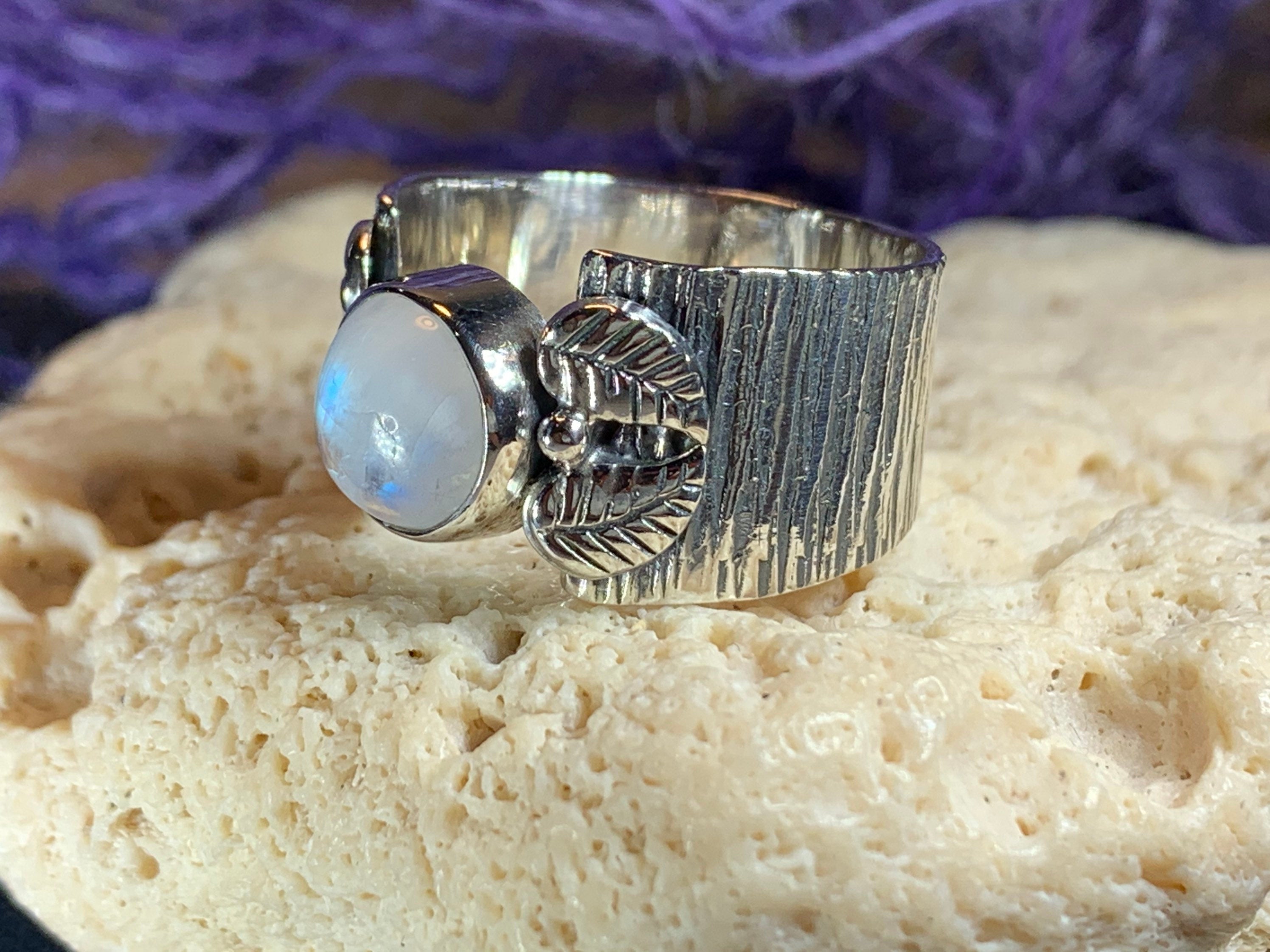 Colm Celtic Leaf Ring