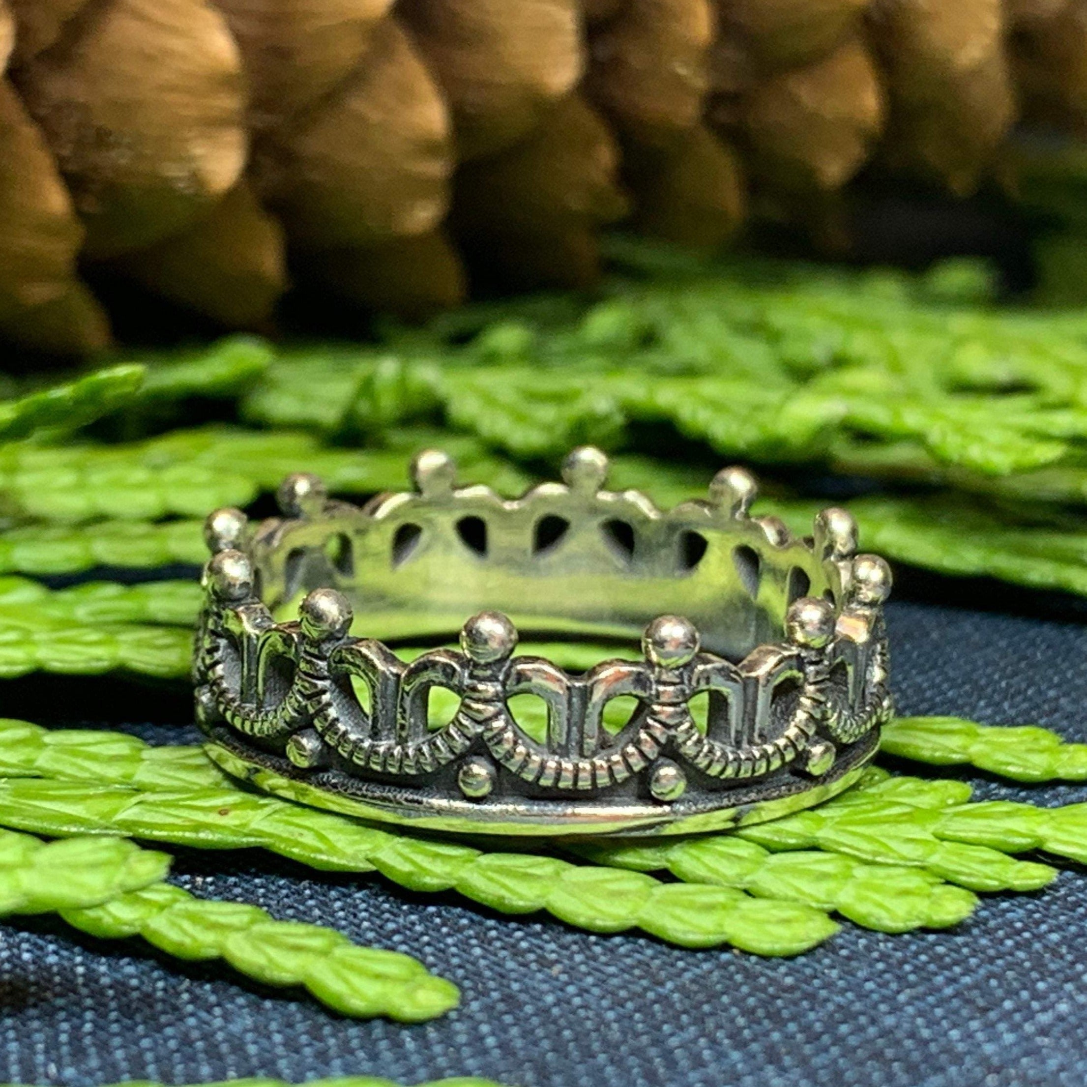 Elizabeth Crown Ring