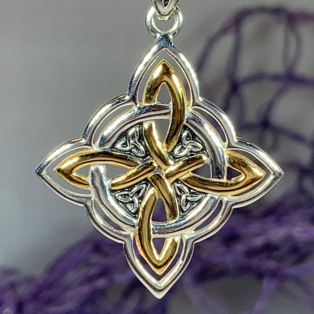 Classic Quaternary Knot Necklace