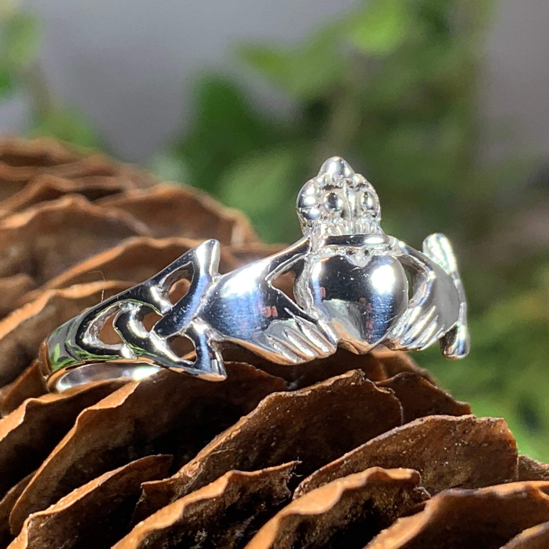 Finnea Claddagh Ring