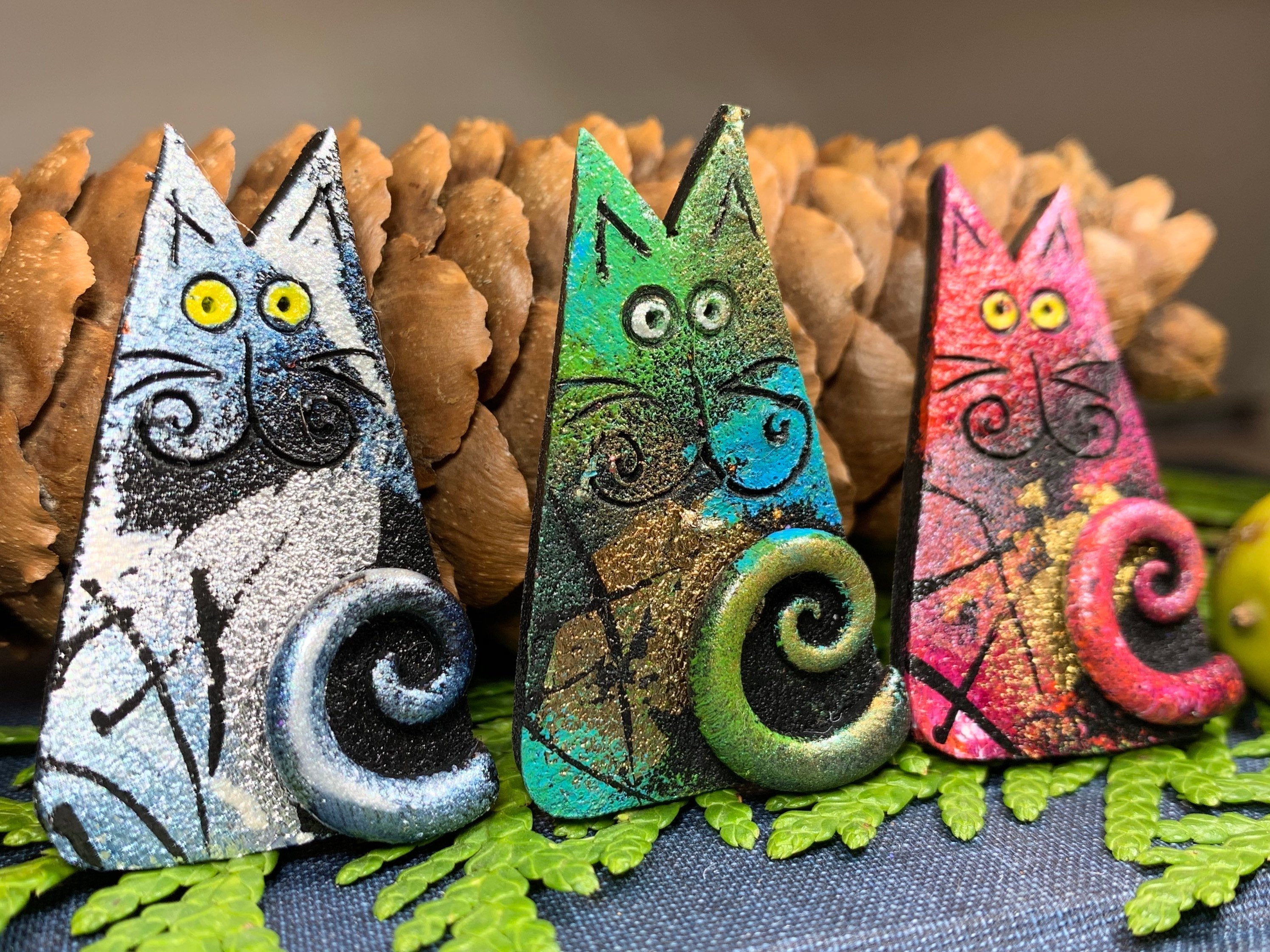 Whimsical Sitting Cat Brooch