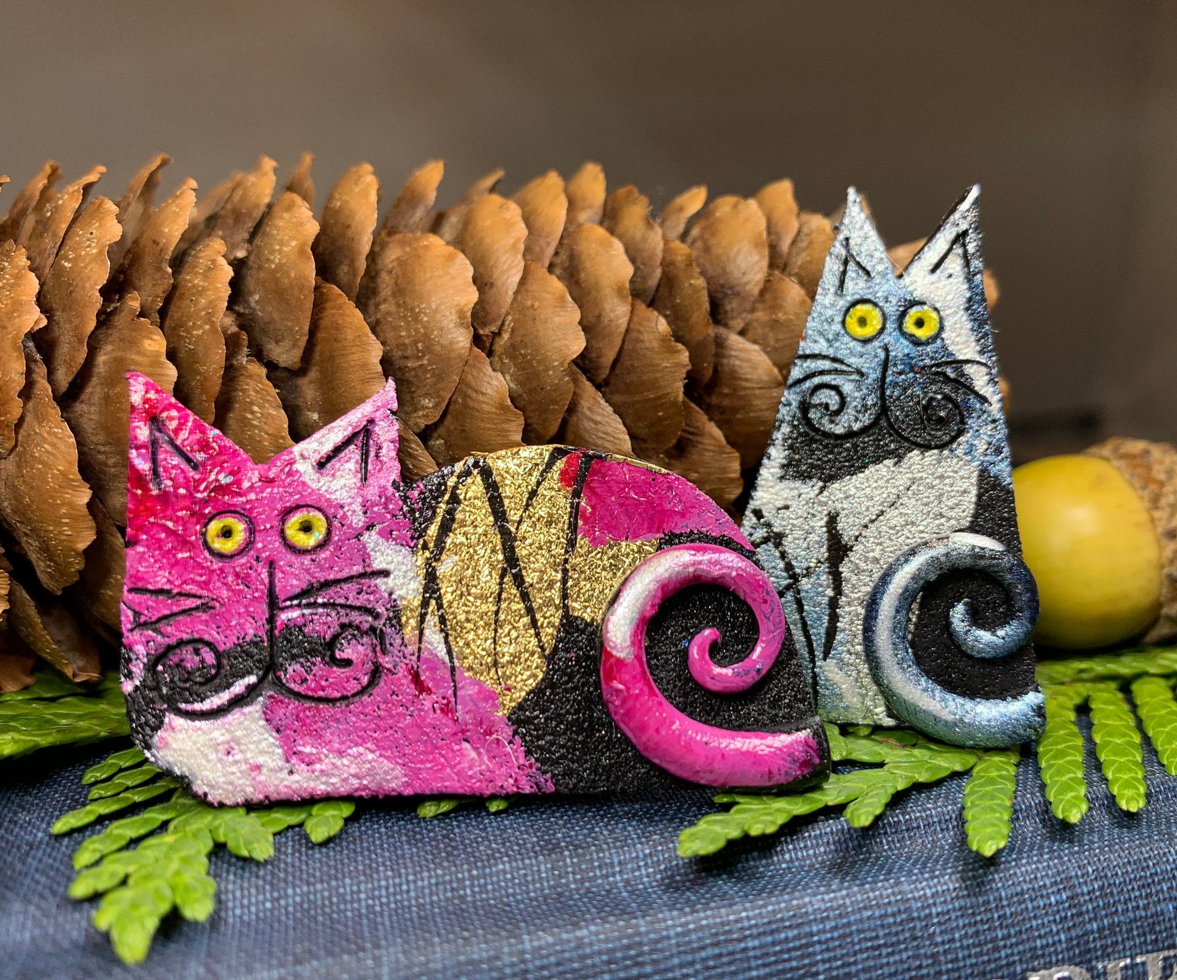 Whimsical Sitting Cat Brooch