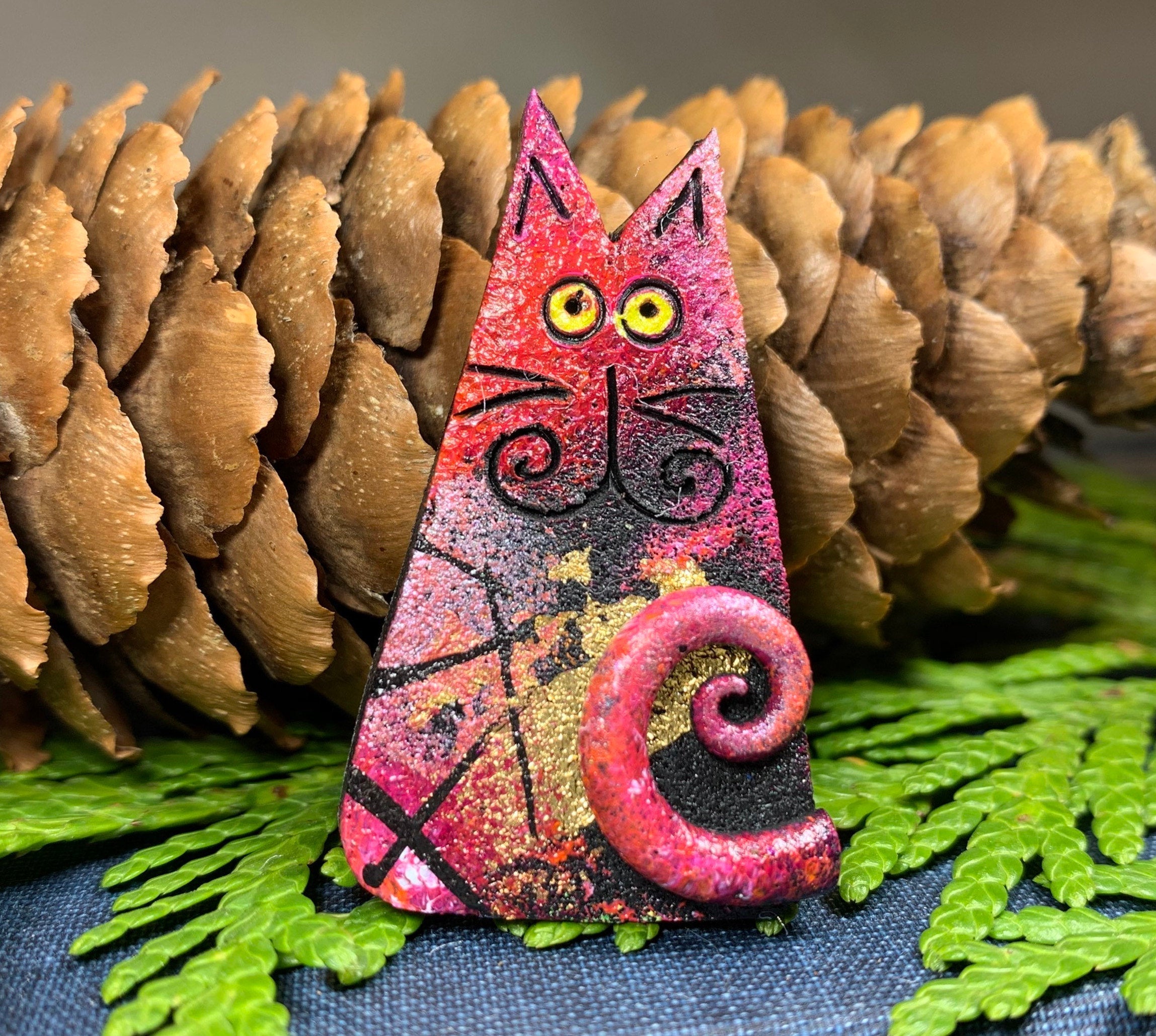 Whimsical Sitting Cat Brooch