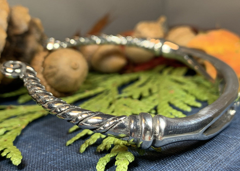 Cristela Celtic Knot Bracelet