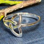 Echo Trinity Knot Ring