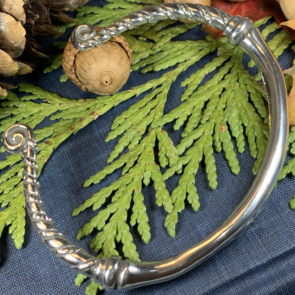 Cristela Celtic Knot Bracelet