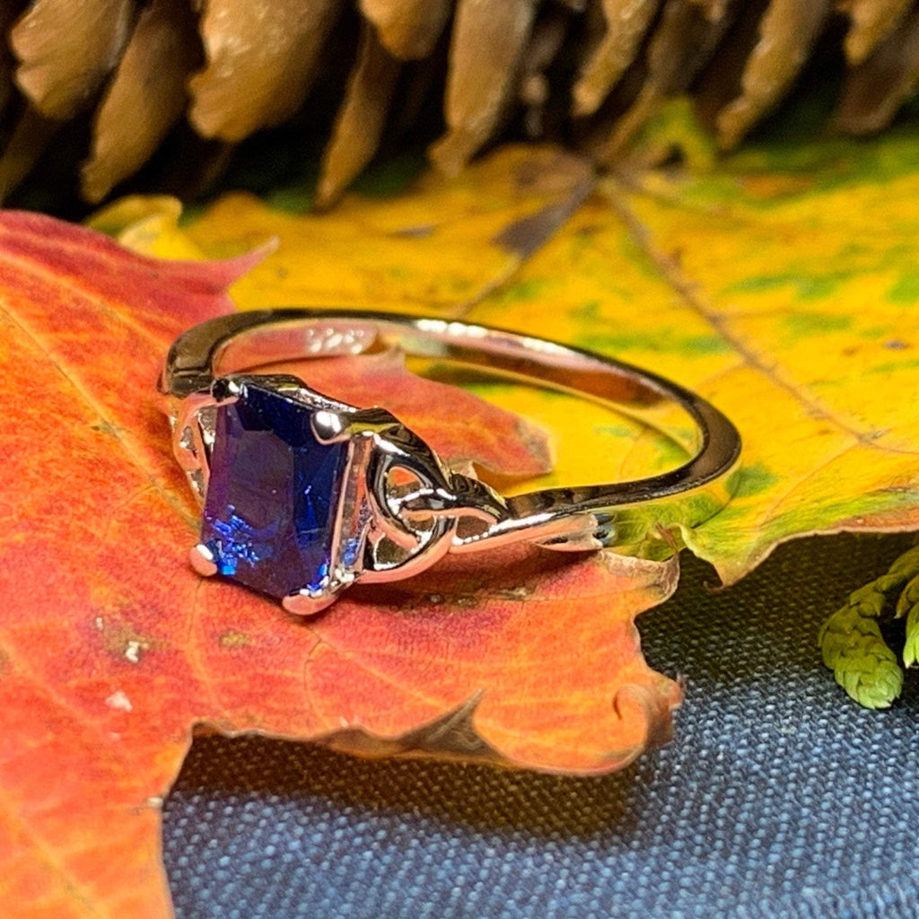 Solitaire Celtic Knot Ring